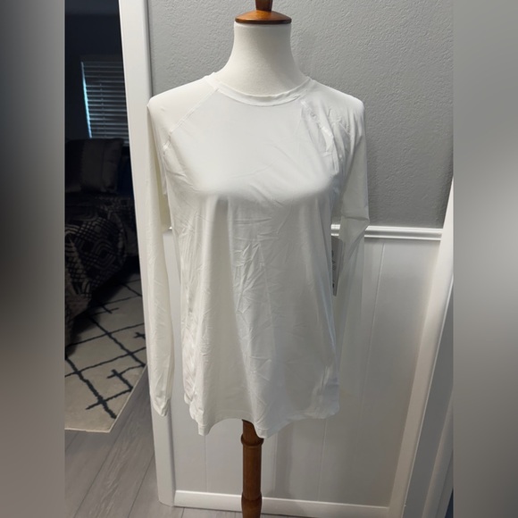 NWT Athleta Ultimate Train Top Size M - White - Picture 2 of 10
